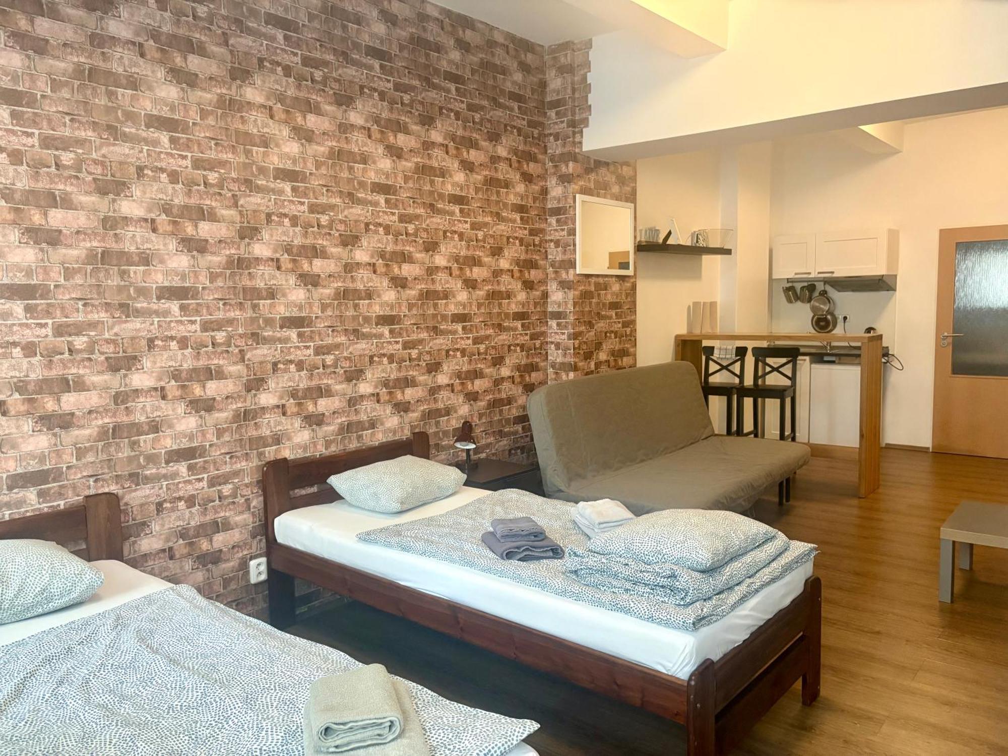 Zizkov Cosy Studio Apartments Prague Luaran gambar