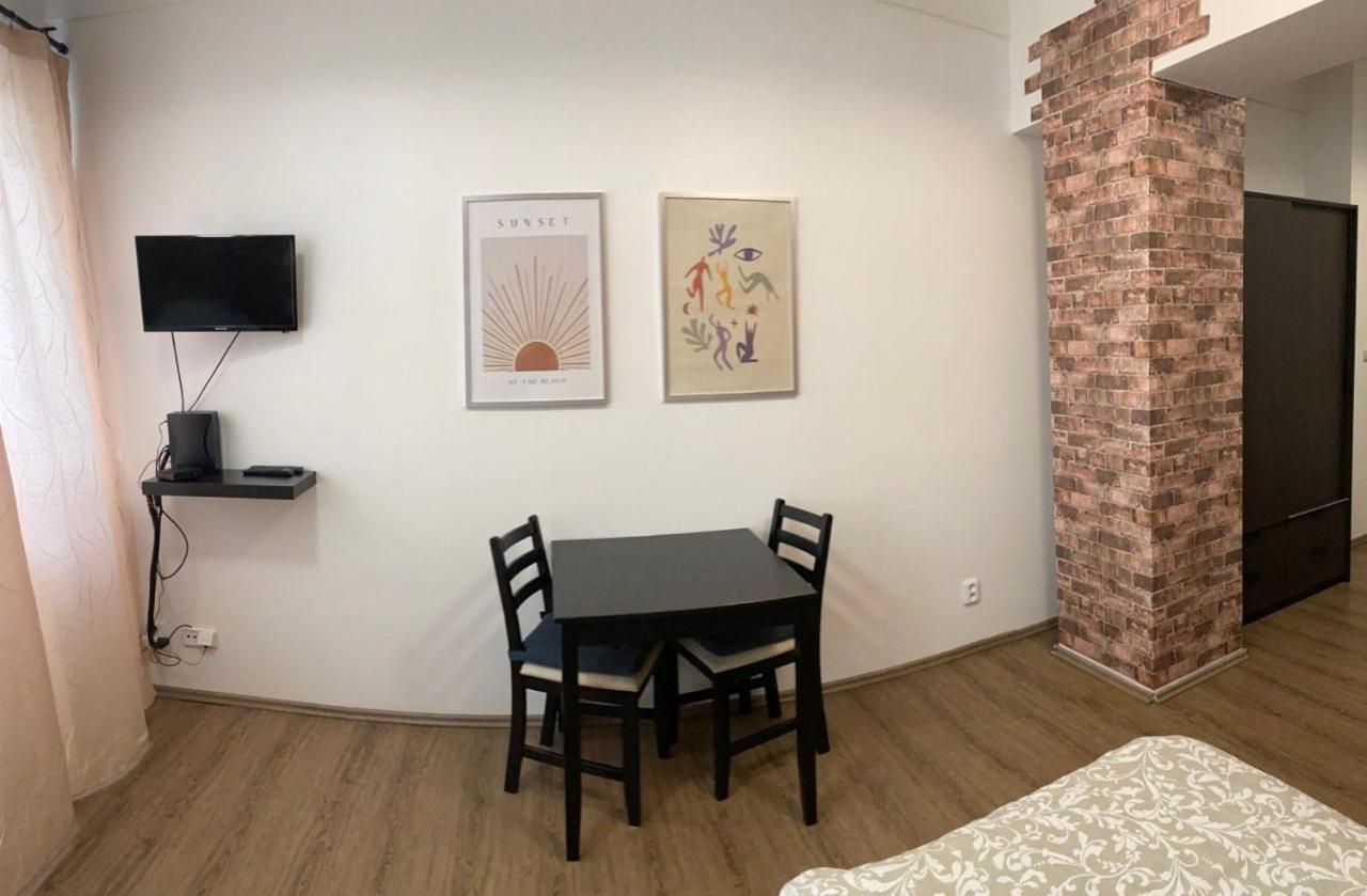 Zizkov Cosy Studio Apartments Prague Luaran gambar