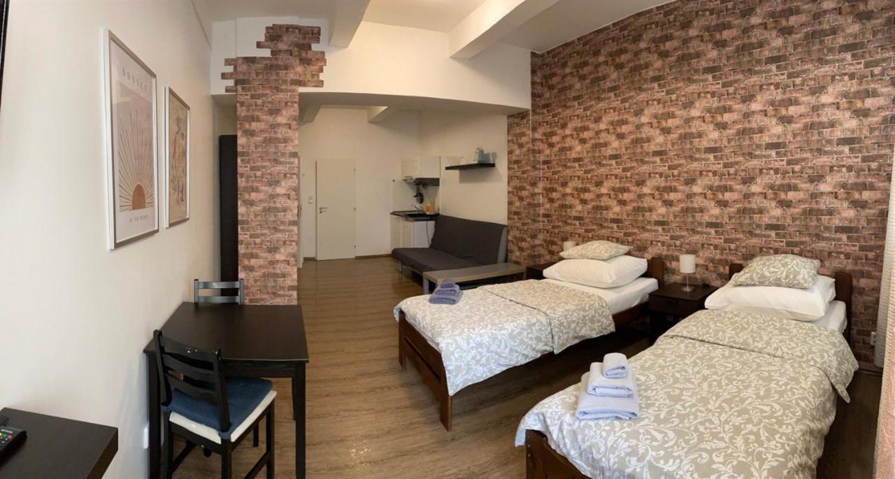 Zizkov Cosy Studio Apartments Prague Luaran gambar