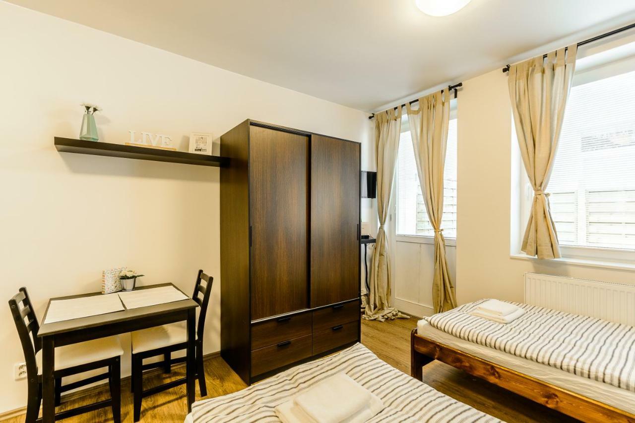 Zizkov Cosy Studio Apartments Prague Luaran gambar